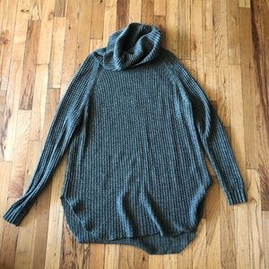 Green oversized sweater